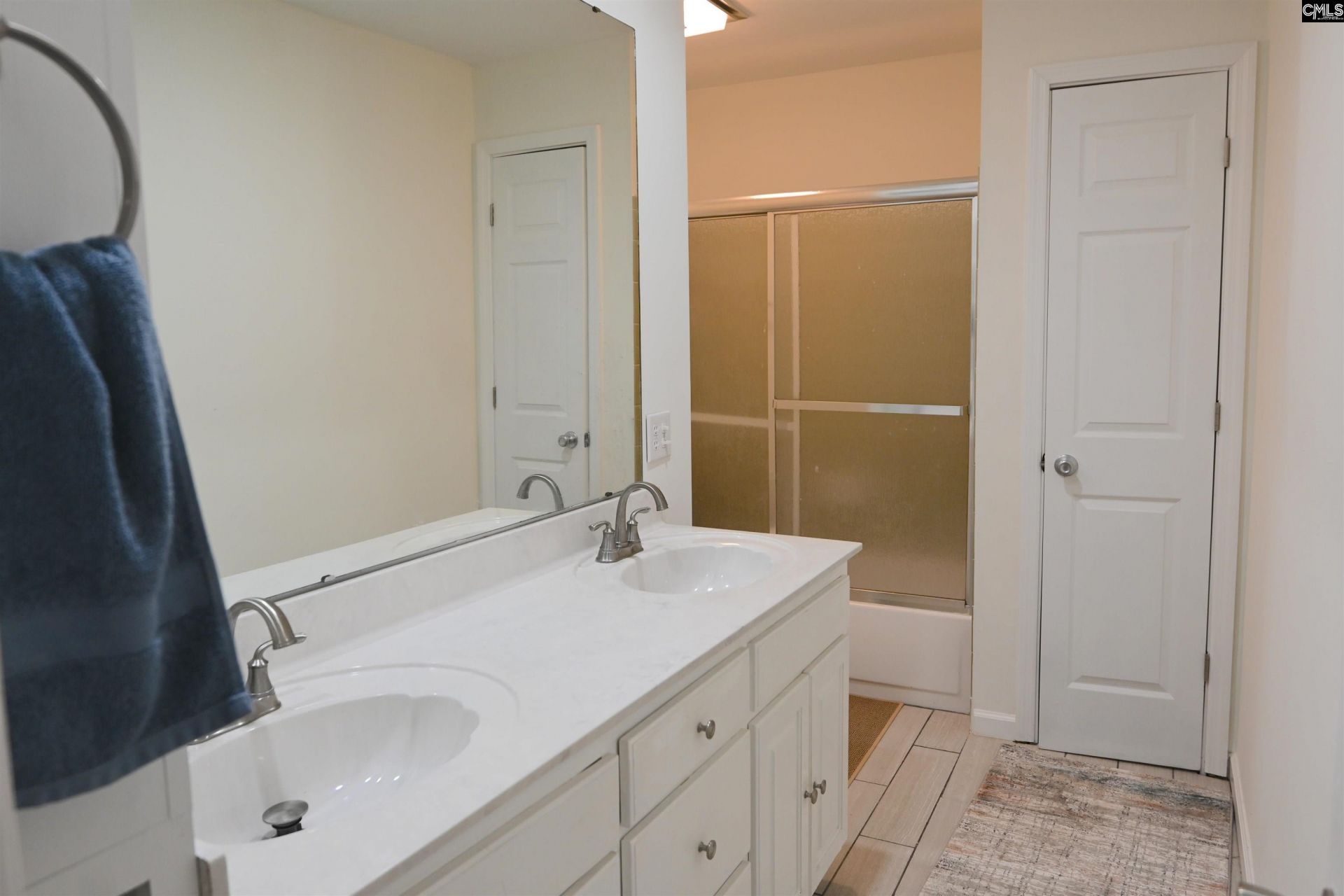 21 Low Hill Lane  Photo 18