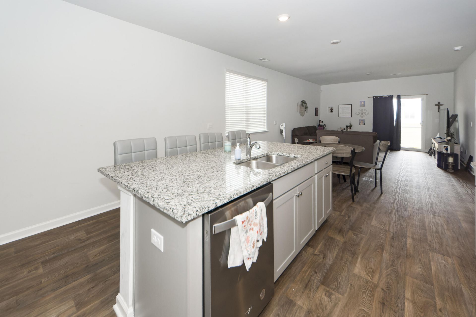 493 Cedarview Road Photo 7