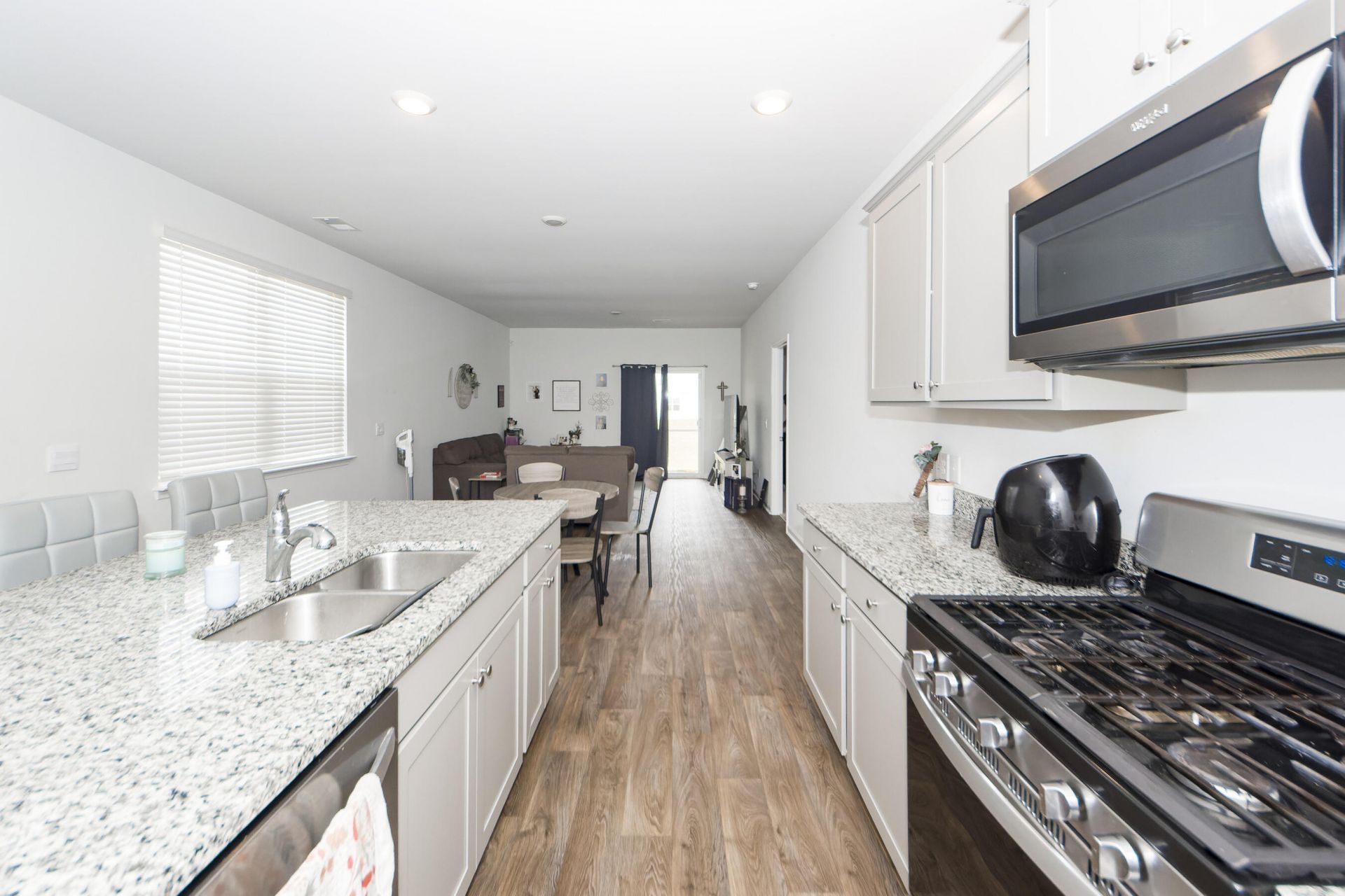 493 Cedarview Road Photo 8