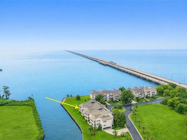 303 MARINERS ISLAND Boulevard, Unit 303, Mandeville, LA 70448