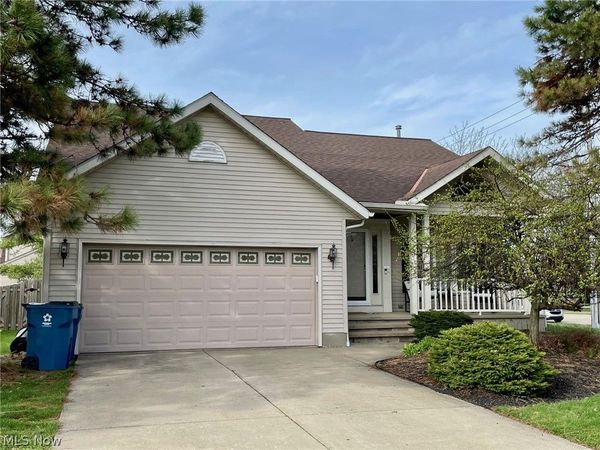 38445 Westminster Lane , Willoughby, OH 44094