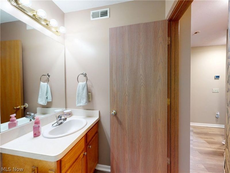 726 North Creek Drive, Painesville, OH 44077 Photo 17