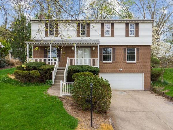 212 Red Oak Dr , Pittsburgh, PA 15239