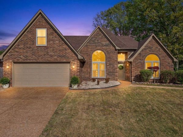 240 LAKEWOOD DR, Oakland, TN 38060