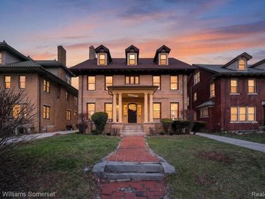 1986 W Boston Boulevard, Detroit, MI 48206