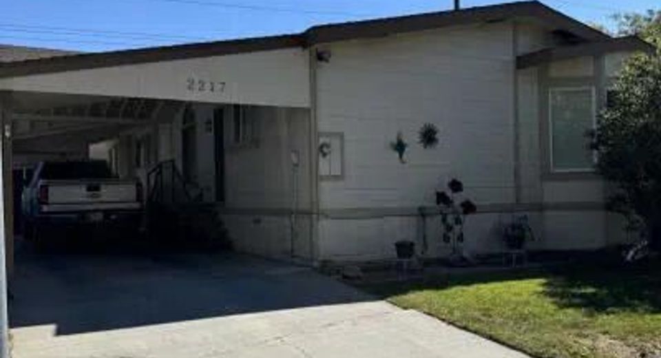 2217 Bordeaux Street, Carson City, NV 89701 Photo