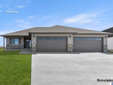 719 Regiment Road , Lincoln, NE 68527