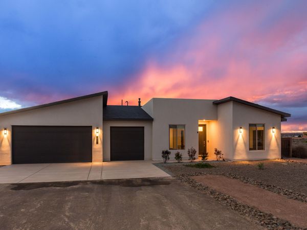 609 2nd Street NE, Rio Rancho, NM 87124