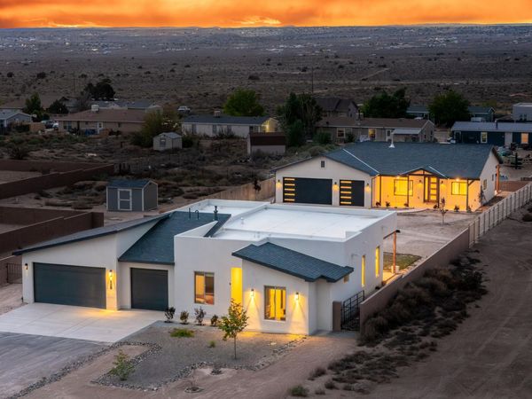 609 2nd Street NE, Rio Rancho, NM 87124