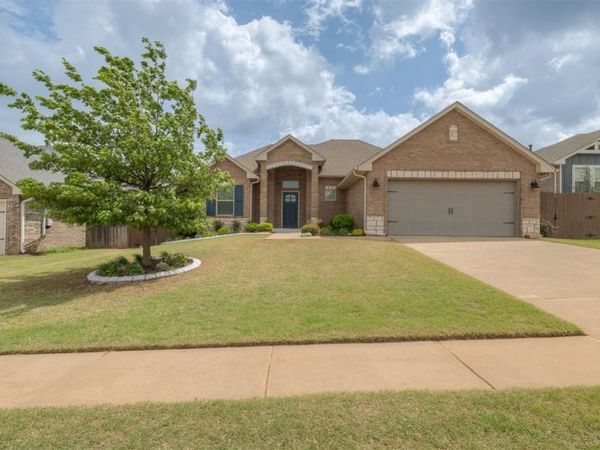 2324 Los Angeles Avenue, Edmond, OK 73034