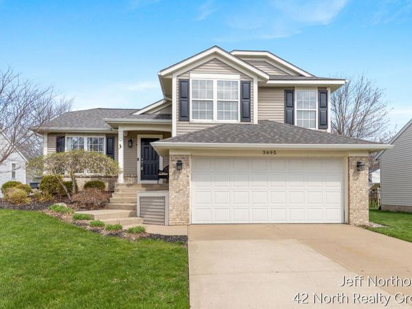 3695 S Falling Leaf Drive SE, Grand Rapids, MI 49512