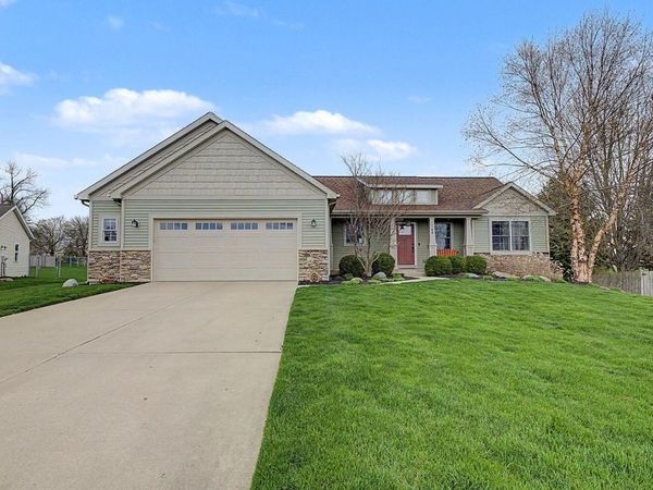 7768 Berrybrook Court SE, Byron Center, MI 49315