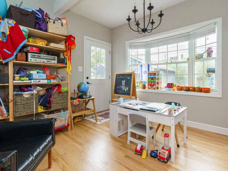 357 Fallis Road , Columbus, OH 43214 Photo 11