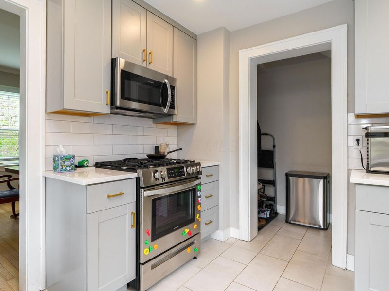 357 Fallis Road , Columbus, OH 43214 Photo 15