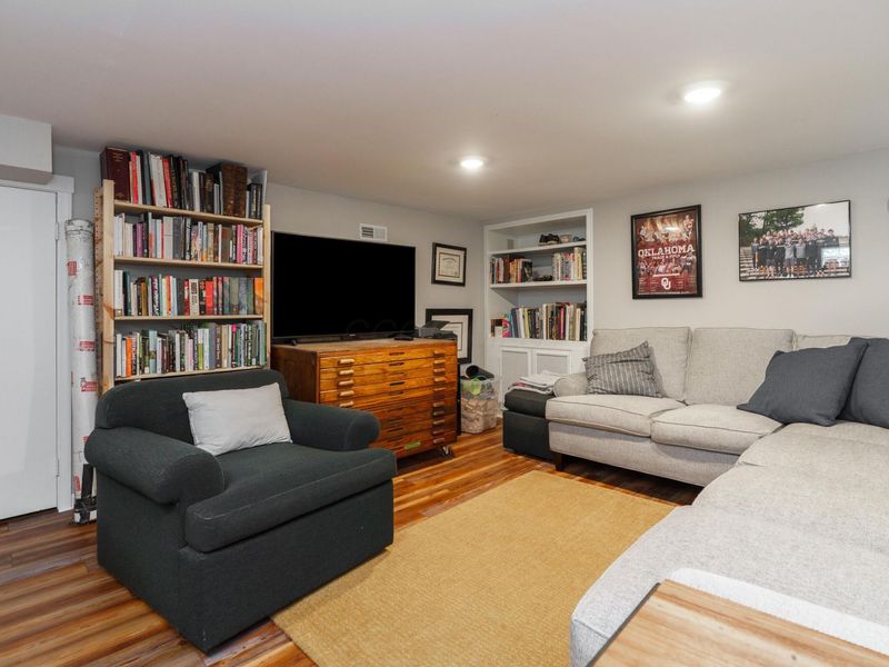 357 Fallis Road , Columbus, OH 43214 Photo 28