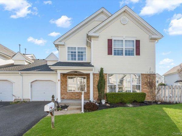 6 Robert Lane , Middle Island, NY 11953