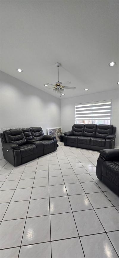 10001 SW 218th St, Cutler Bay, FL 33190 Photo