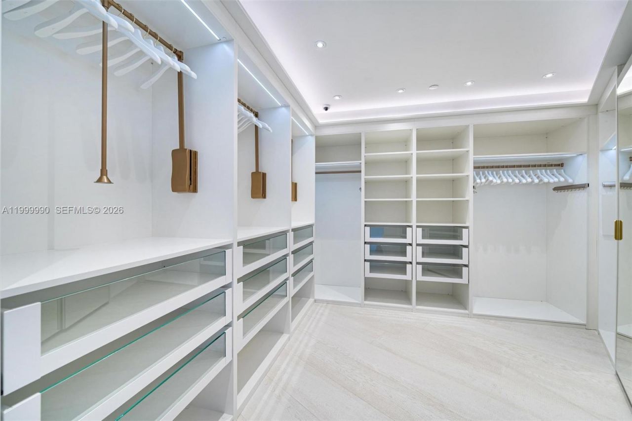 300 S Pointe Dr, Unit PH-5, Miami Beach, FL 33139 Photo