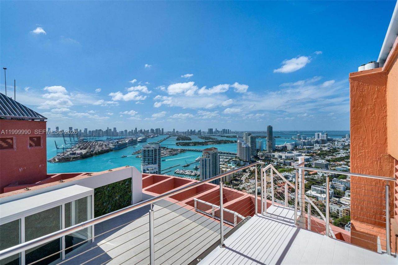 300 S Pointe Dr, Unit PH-5, Miami Beach, FL 33139 Photo