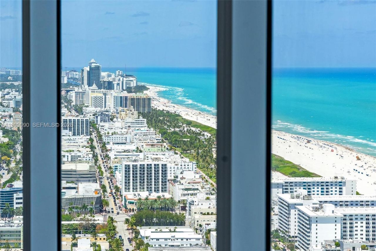 300 S Pointe Dr, Unit PH-5, Miami Beach, FL 33139 Photo