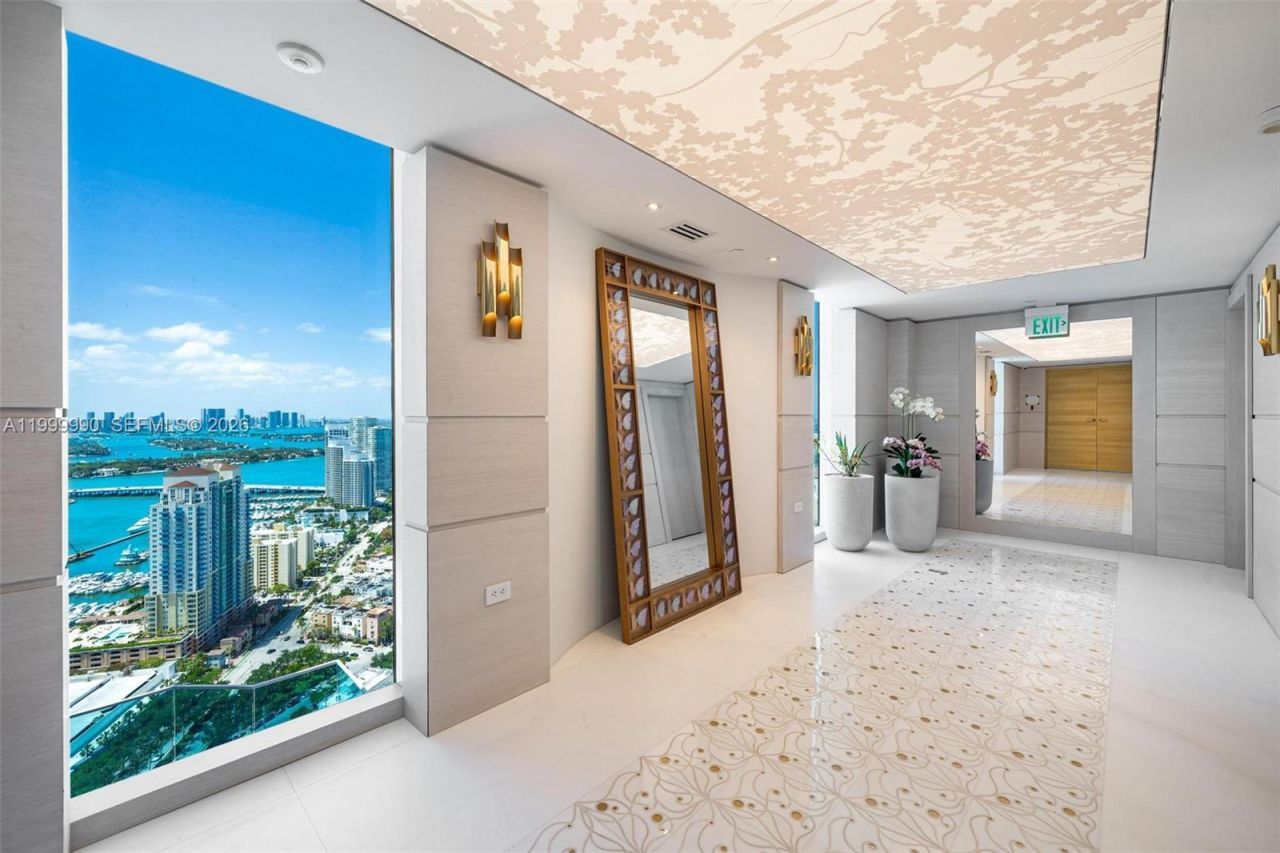 300 S Pointe Dr, Unit PH-5, Miami Beach, FL 33139 Photo