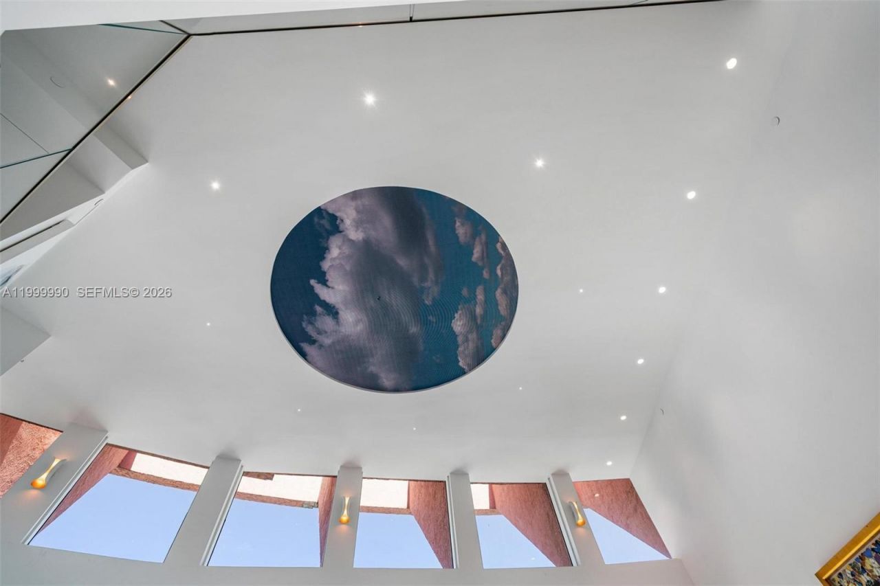 300 S Pointe Dr, Unit PH-5, Miami Beach, FL 33139 Photo