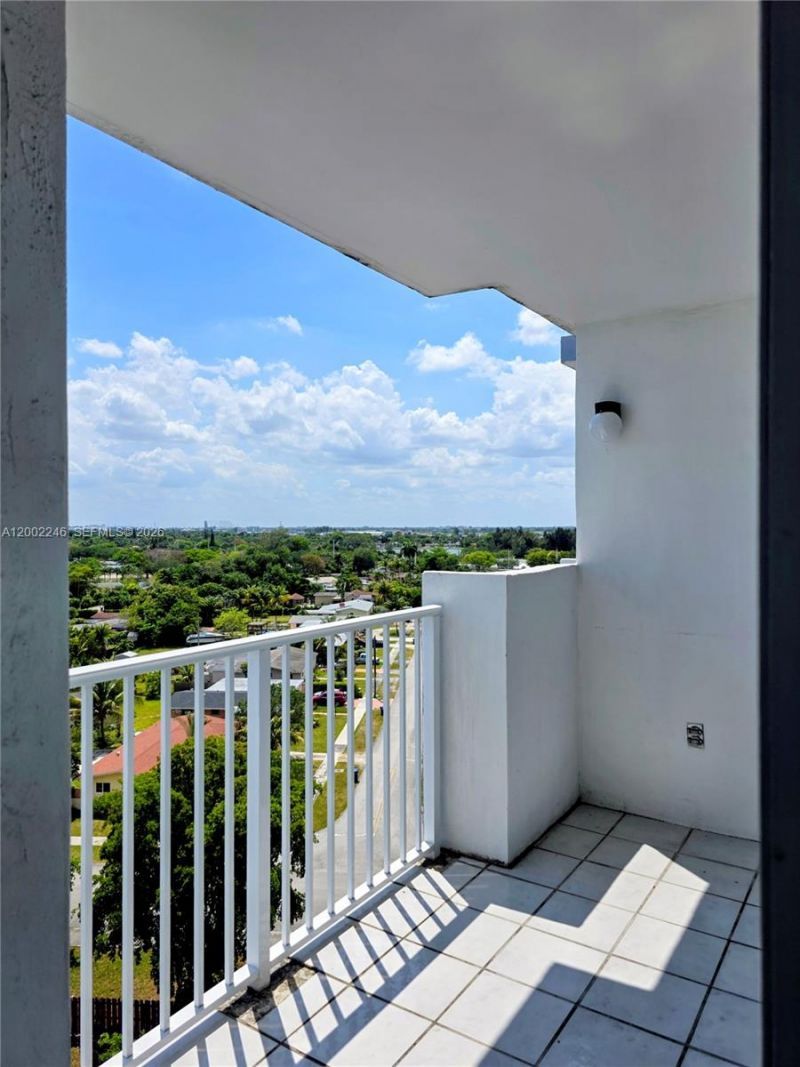 1200 NE Miami Gardens Dr, Unit 1003W, Miami, FL 33179 Photo