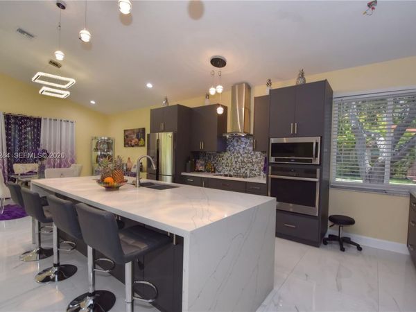 8733 NW 76th Dr , Tamarac, FL 33321