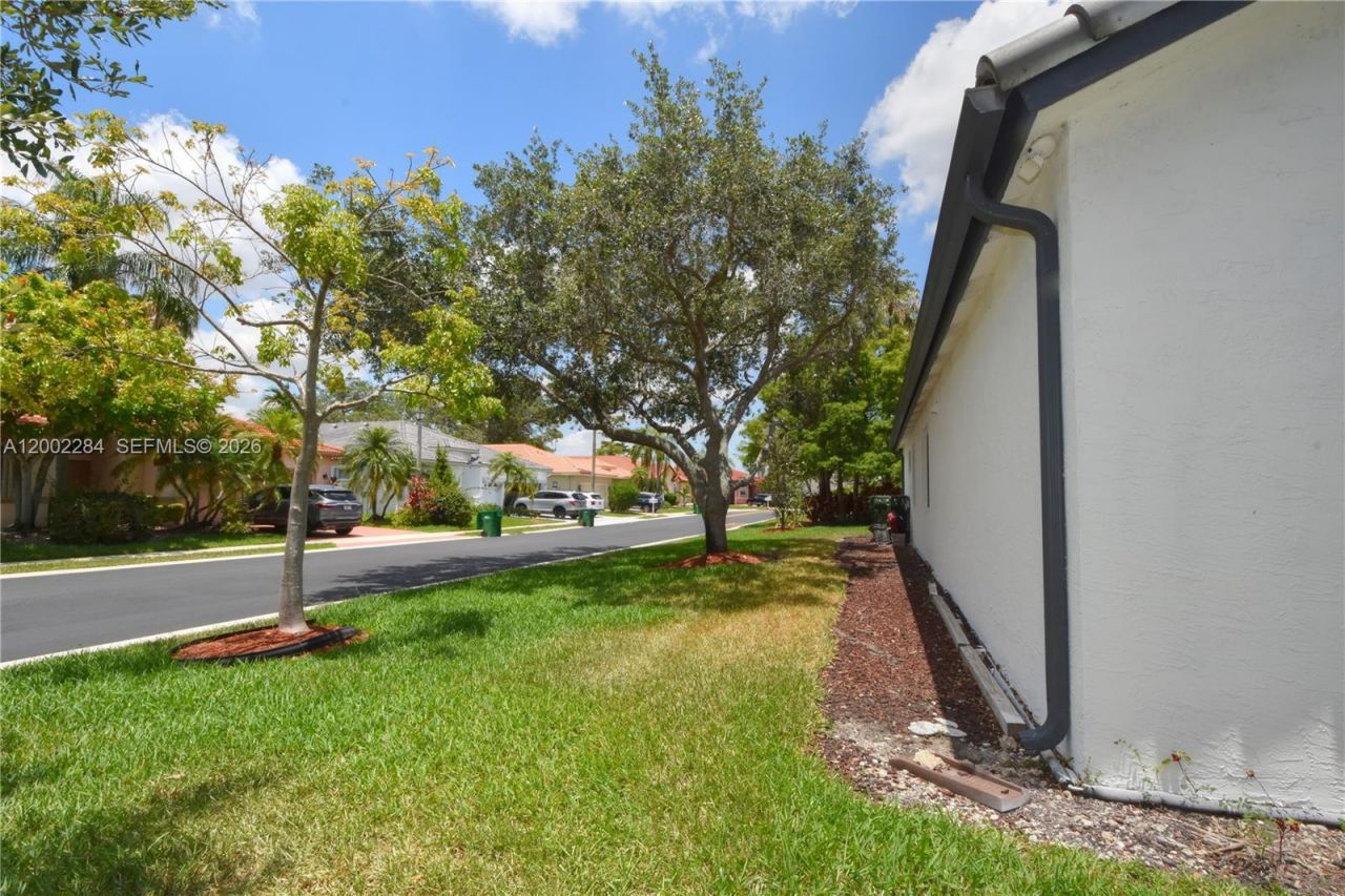 8733 NW 76th Dr , Tamarac, FL 33321 Photo