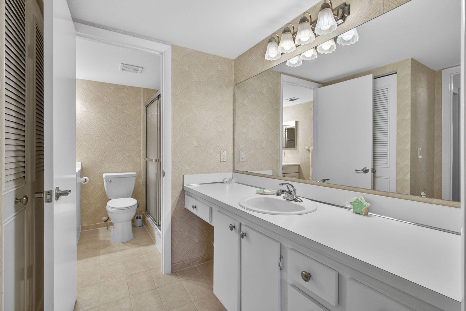 301 Pine Ridge Circle, Unit B-2, Greenacres, FL 33463 Photo