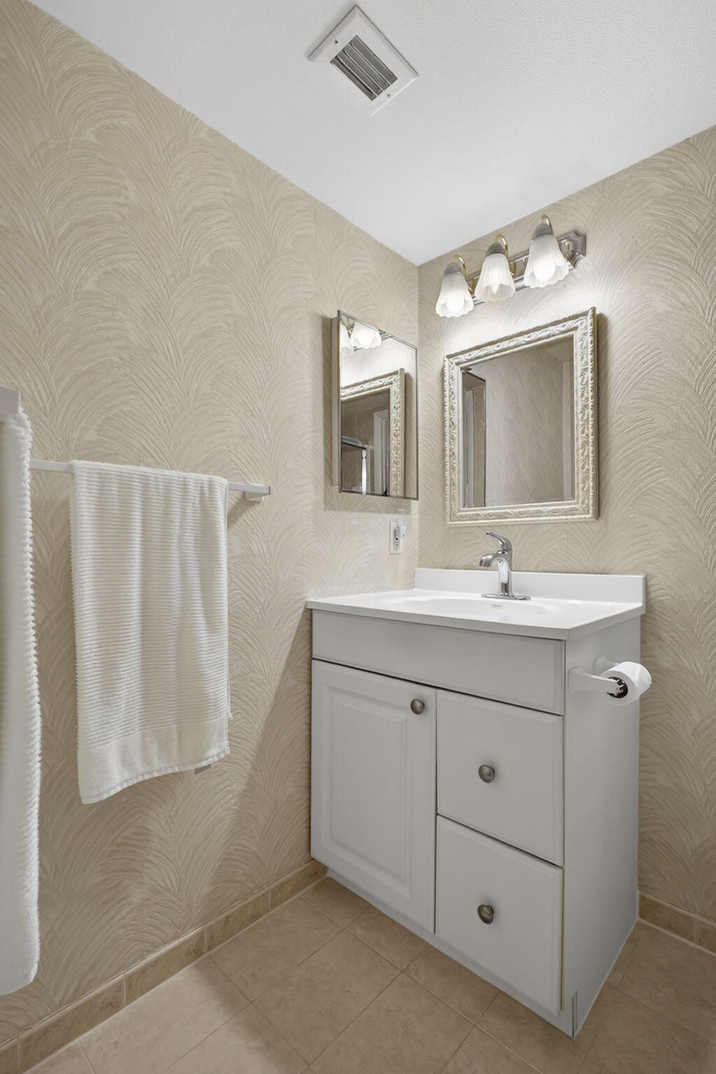 301 Pine Ridge Circle, Unit B-2, Greenacres, FL 33463 Photo