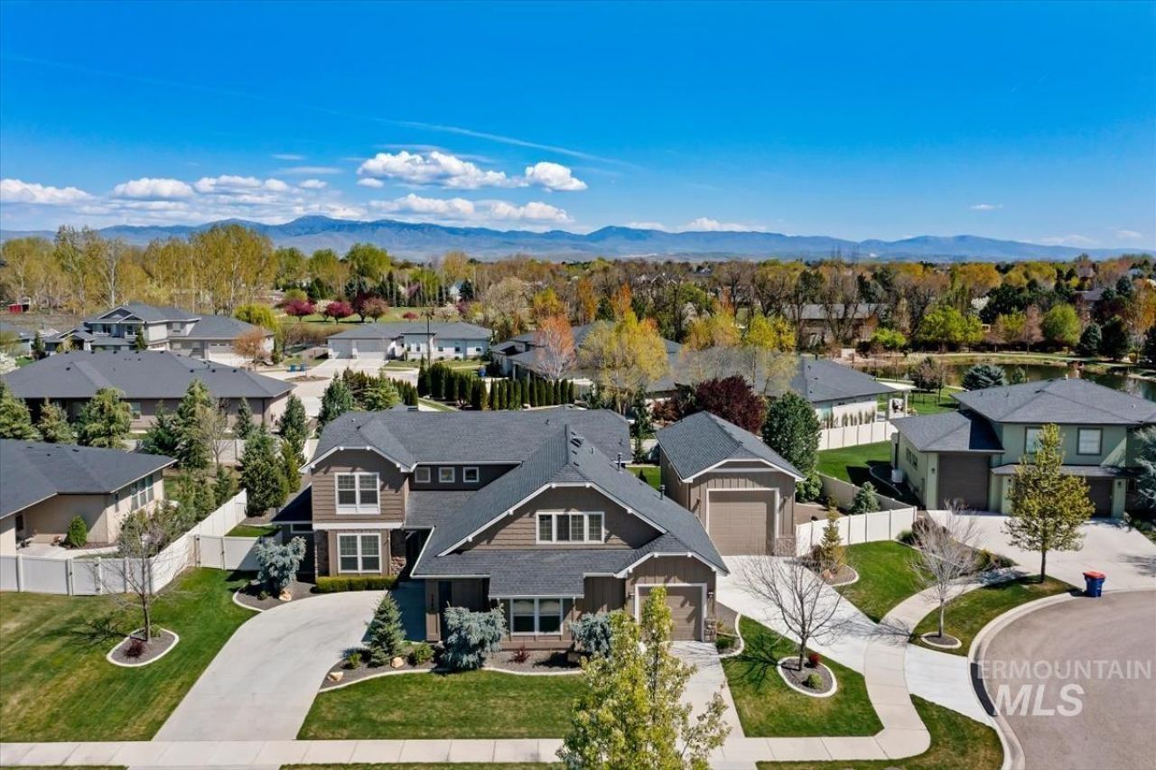 2560 N Hearthglow Pl, Eagle, ID 83616 Main Photo