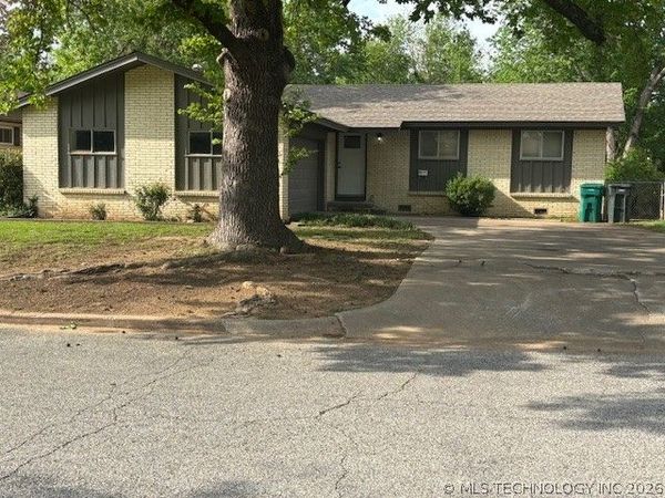 135 W Mill Avenue , Sapulpa, OK 74066