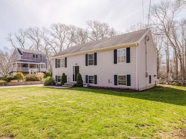 3 Diamond St, Fairhaven, MA 02719