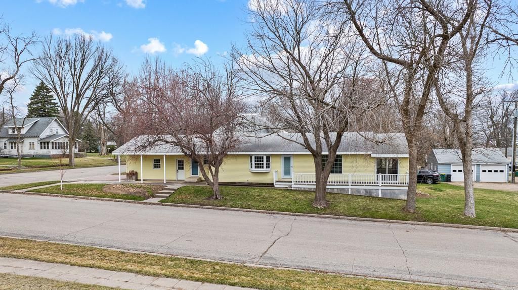 121 W Rowena Street, Ivanhoe, MN 56142