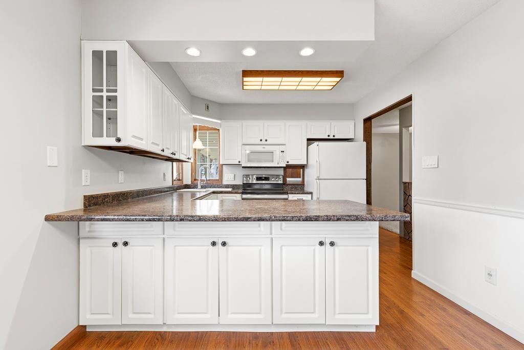 121 W Rowena Street, Ivanhoe, MN 56142