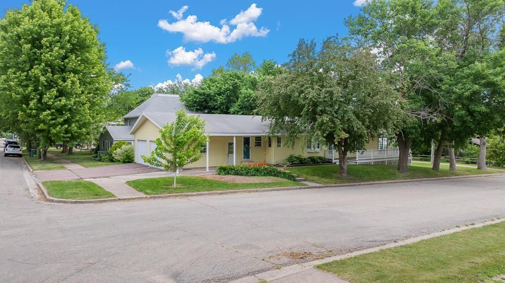 121 W Rowena Street, Ivanhoe, MN 56142