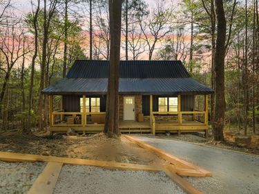 25 Joyful Springs Road, Zoe, KY 41397