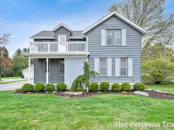 107 W Main Avenue, Zeeland, MI 49464