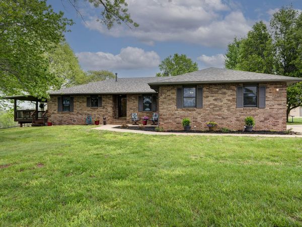 1265 E Farm Road 68 , Springfield, MO 65803
