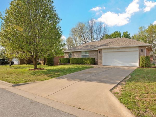 3939 W Condor Drive, Battlefield, MO 65619