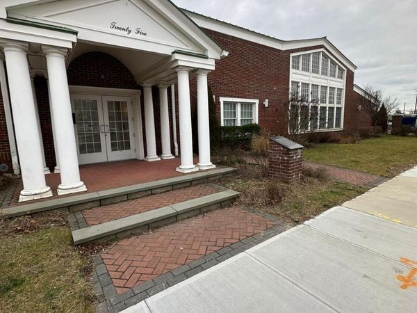 25 Nassau Lane , Island Park, NY 11558