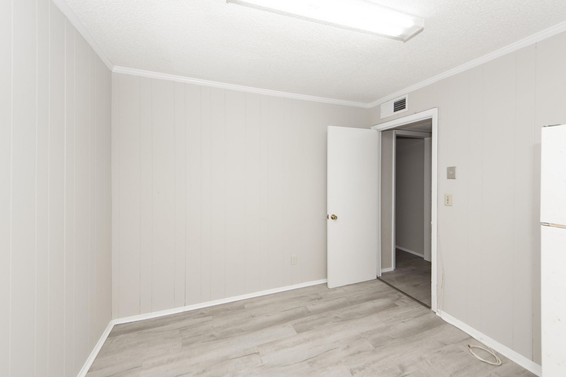 1836 Camp Road Photo 12