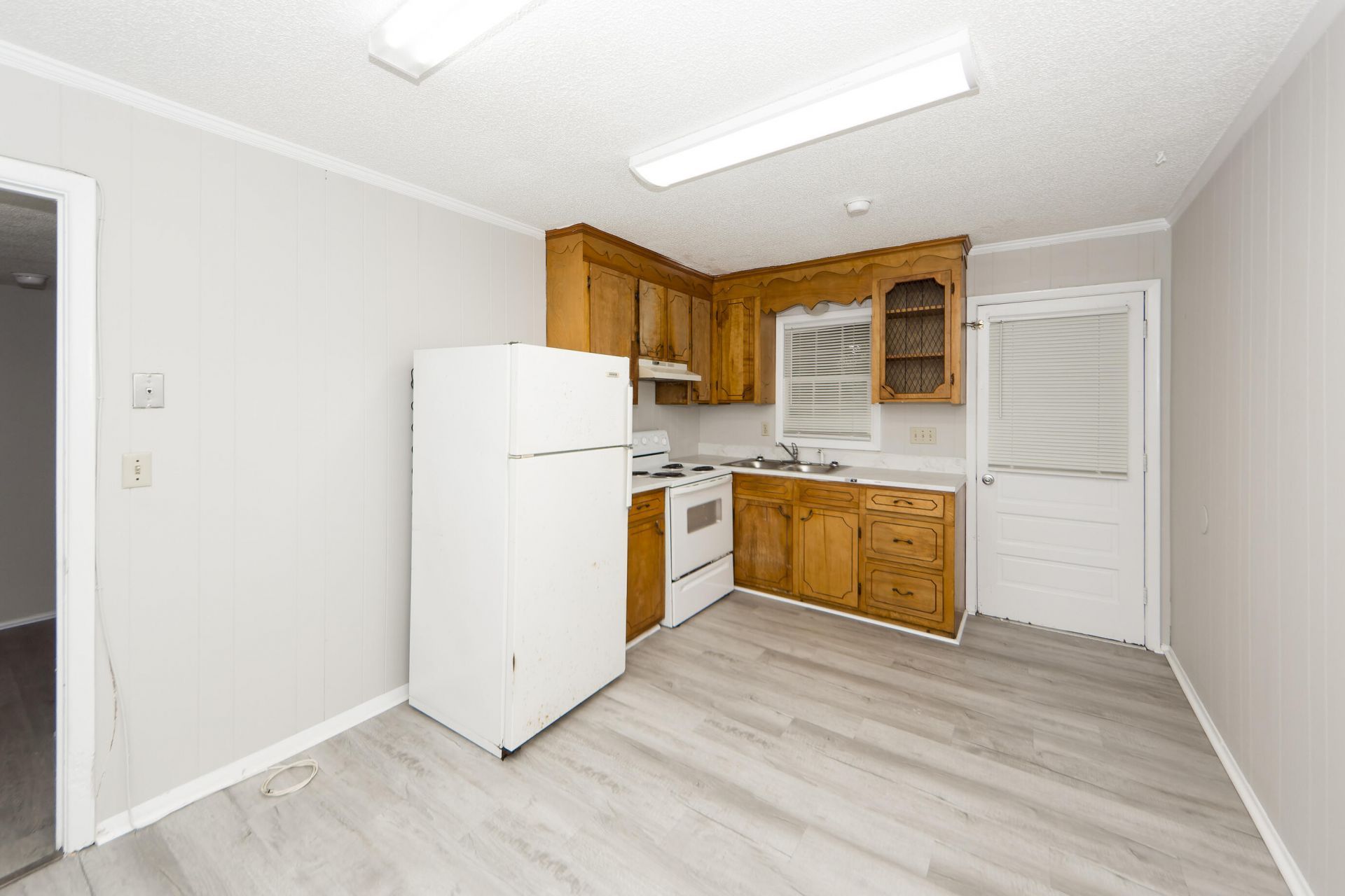 1836 Camp Road Photo 9