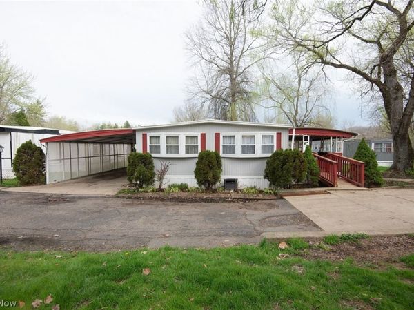 29 Wilderness Court, Warren, OH 44481