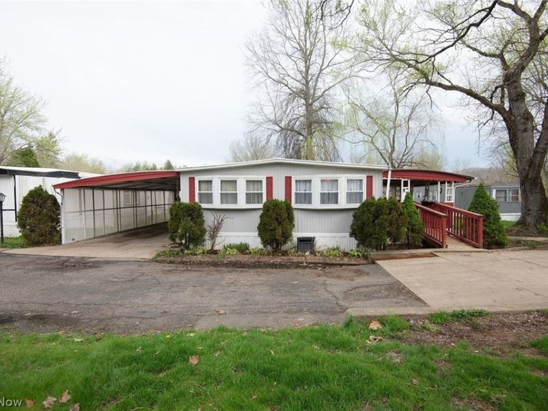 29 Wilderness Court, Warren, OH 44481 Photo 1