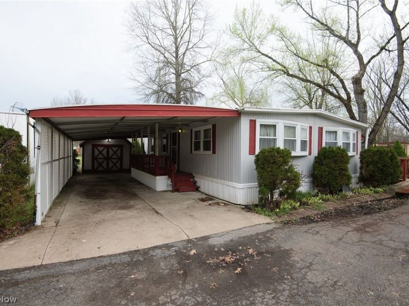 29 Wilderness Court, Warren, OH 44481 Photo 2