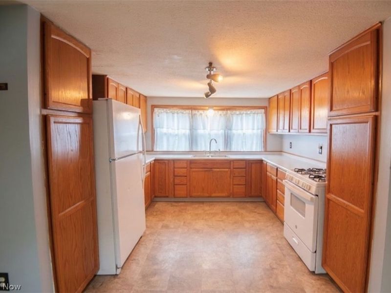 29 Wilderness Court, Warren, OH 44481 Photo 5