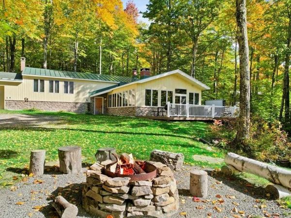 34 Mountain View Road, Winhall, VT 05340