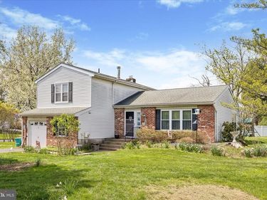 3 WILLOW COURT, NEWTOWN, PA 18940